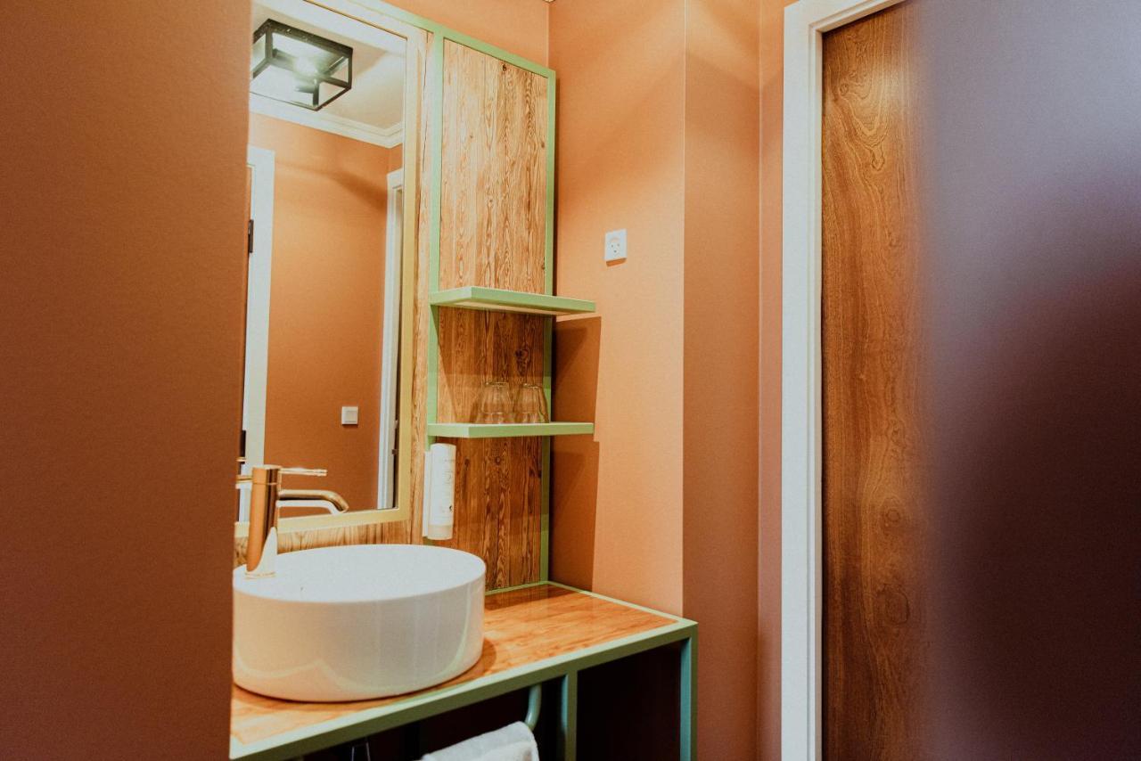 Tiny Double Room,1386995612:JPEG